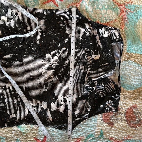 Size Med P Cleo top - Picture 8 of 8